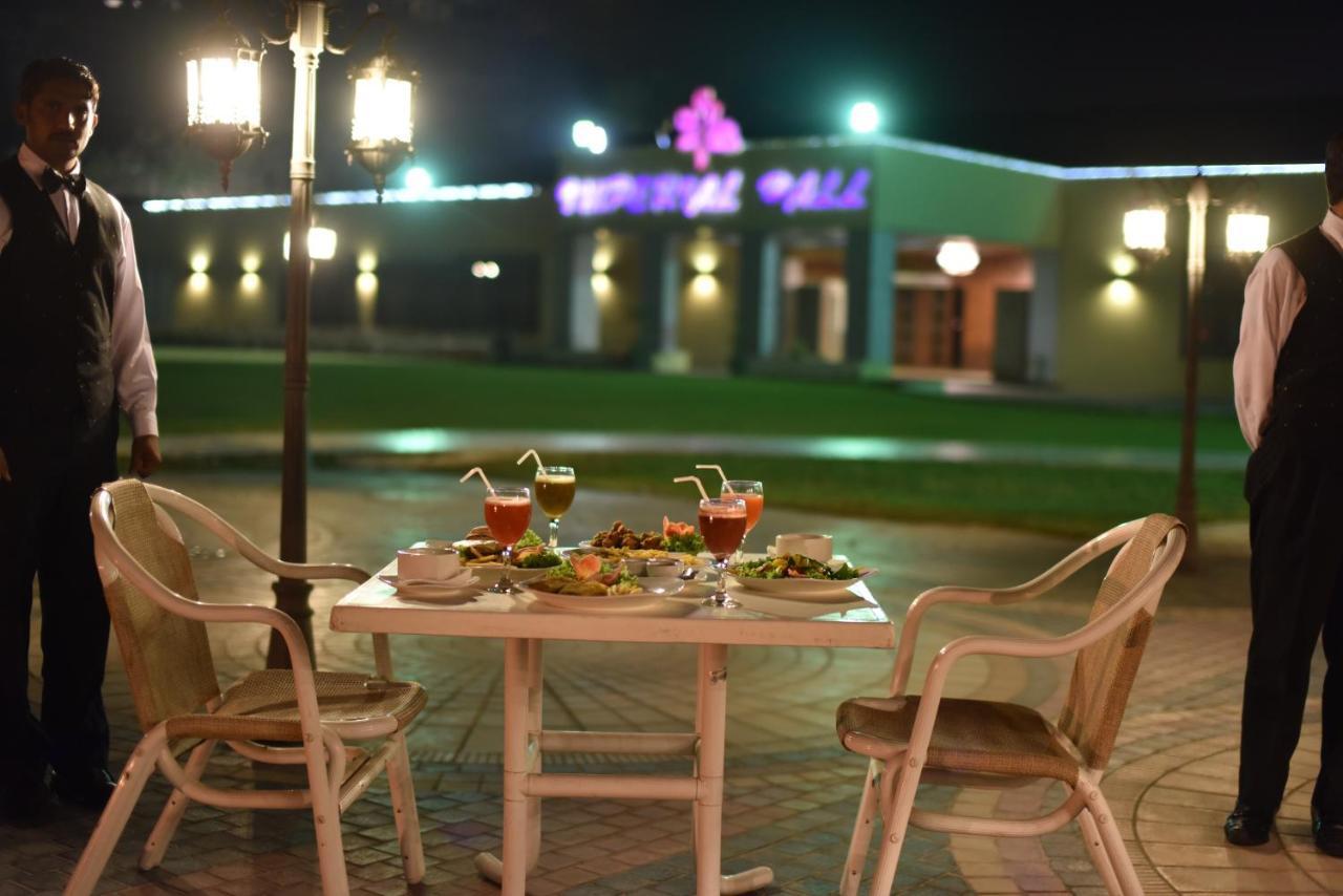 ホテル Jacaranda Heights イスラマバード エクステリア 写真